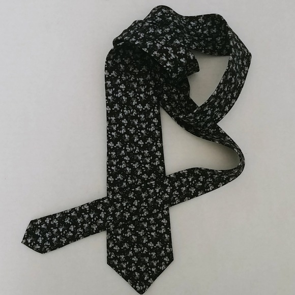 Saks Fifth Avenue Necktie Men Os Black Floral Silk Made In Italy Nib225s New — image 5 of 6